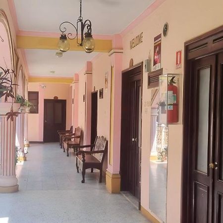 Hotel Chaparral Panajachel Kültér fotó